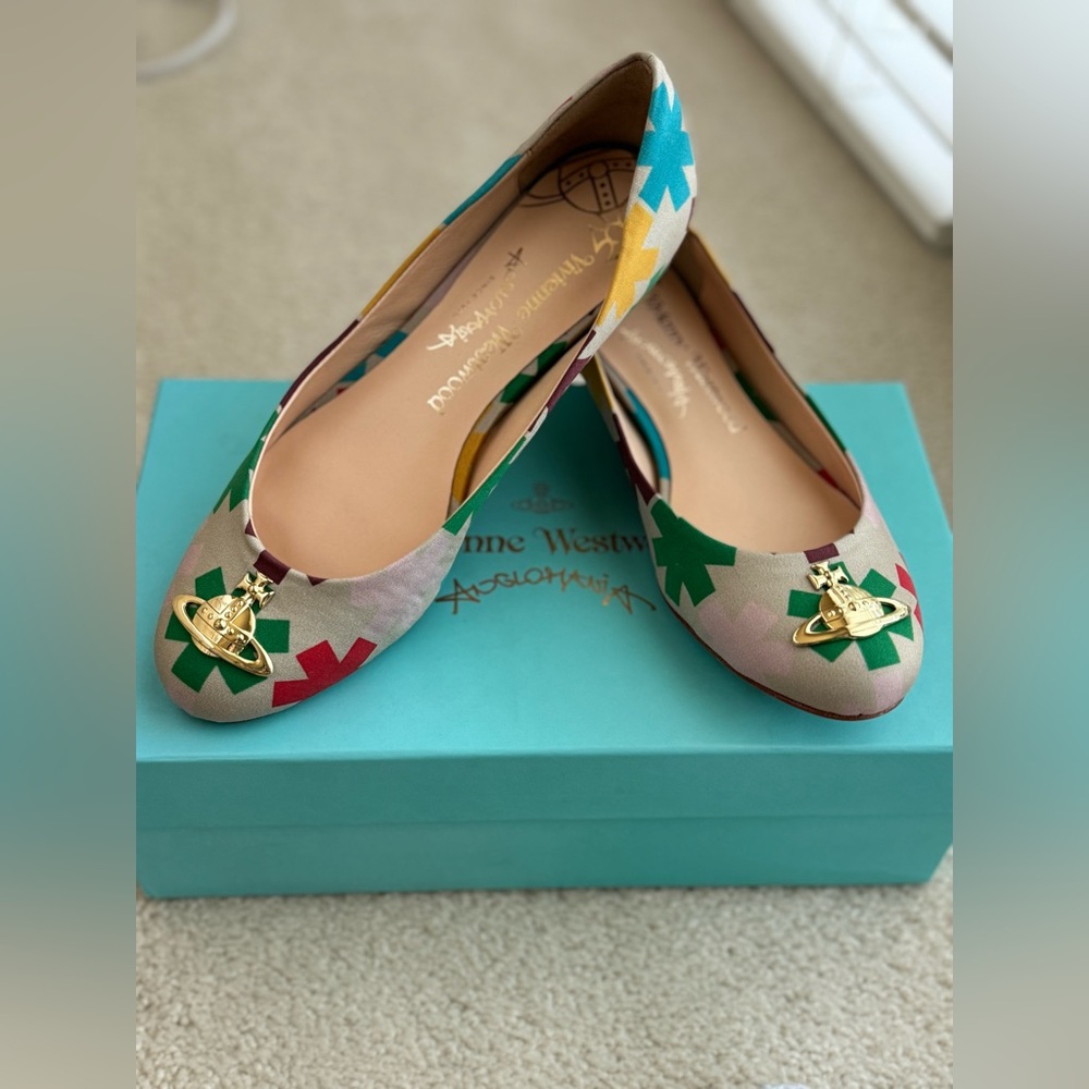 New Vivienne Westwood Designer Women’s Flat Size 6 Authentic